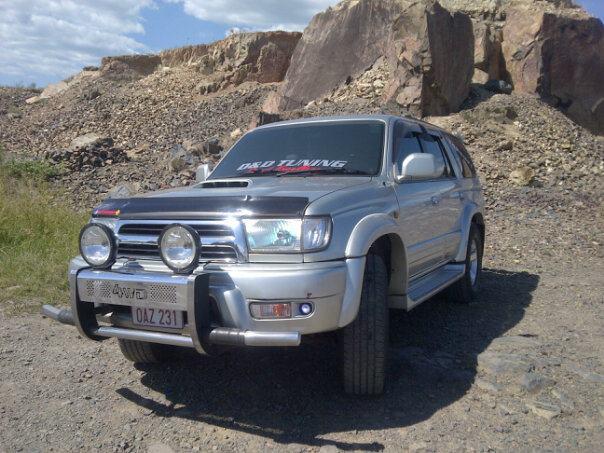 TOYOTA HILUX SURF 4X4