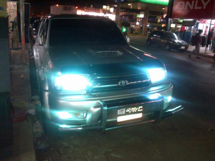 TOYOTA HILUX SURF 4X4